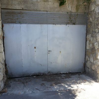 דלת המוסך לפני התיקון