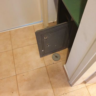 כל הכהוד על הנחישות וההתעקשות לפתור הבעיה. הצליח לפרוץ הכספת לבקשתי.