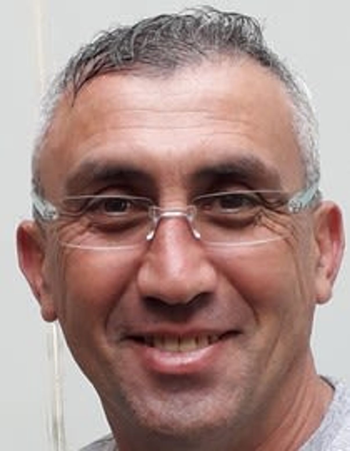 תמונת פורטרט של בעל המקצוע